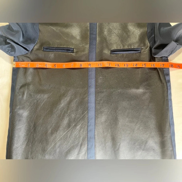 RAOUL Navy blue silk and leather panel top size XS. - Picture 11 of 12